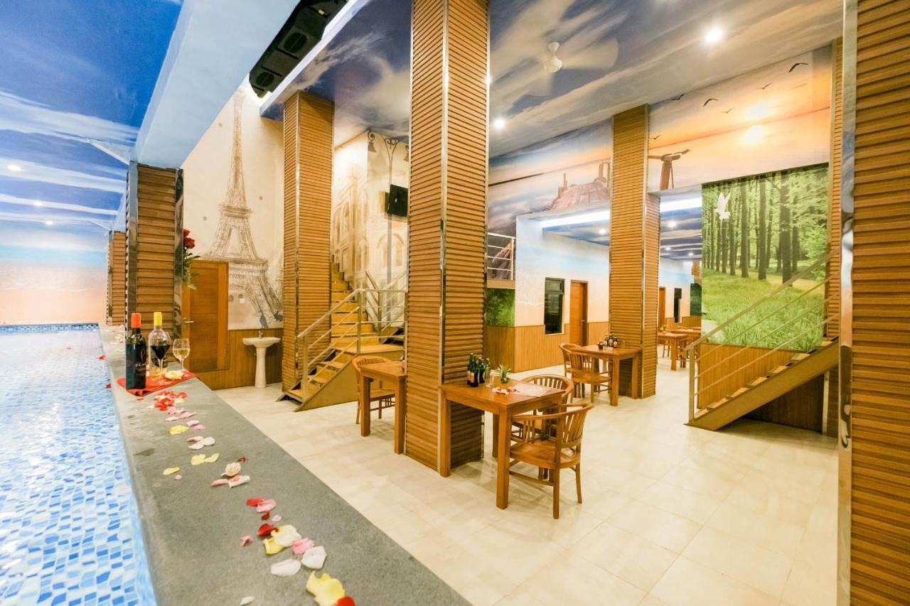 Caroline Hostel Canggu Exteriör bild